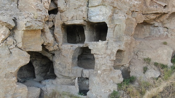 Foto - Köylüler turizme kazandırılmasını istiyor! 4 bin yıllık apartmanın geleceği tehlike altında