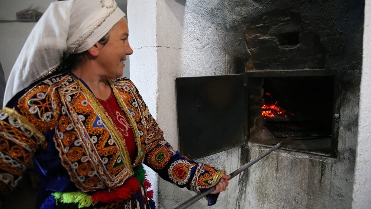 Foto - Köylüler ziyaretten memnun! Kaymakam dertlerini ocak başında dinliyor