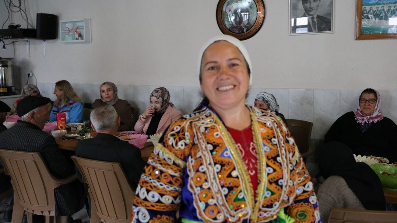 Foto - Köylüler ziyaretten memnun! Kaymakam dertlerini ocak başında dinliyor