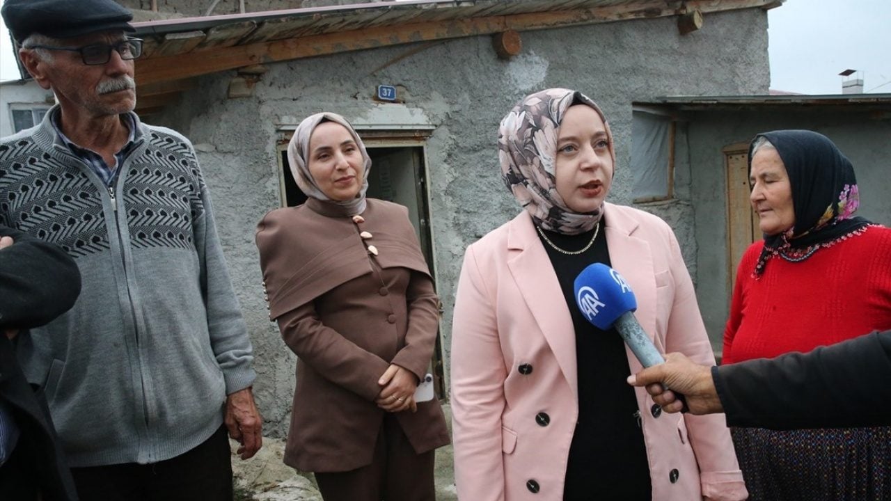 Foto - Köylüler ziyaretten memnun! Kaymakam dertlerini ocak başında dinliyor