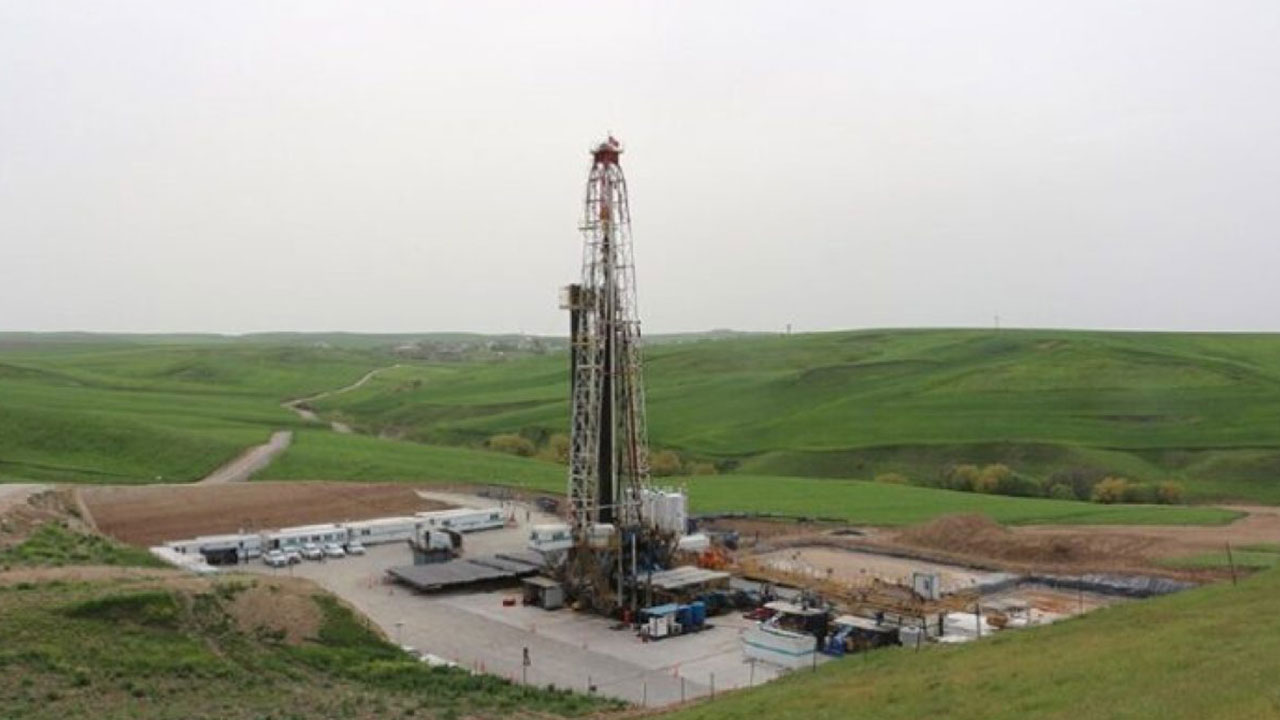 Foto - Köylülerle anlaşılamadı! Petrol dolu araziye el konuldu