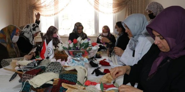 Foto - Koyun yünleri kadınların eliyle değerleniyor