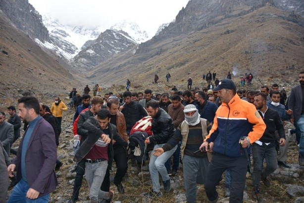 Foto - Koyunlarını ararken kayalıklardan düştü! Hakkari seferber oldu