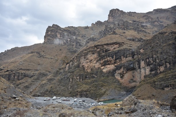 Foto - Koyunlarını ararken kayalıklardan düştü! Hakkari seferber oldu