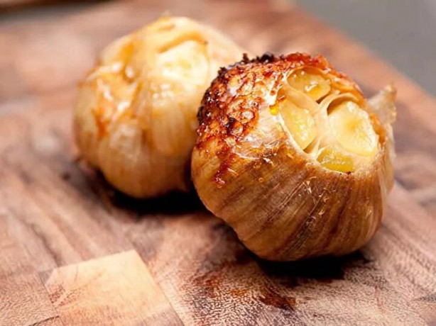 Foto - Közlenmiş sarımsağın bu etkisini kimse bilmiyor! Kilo vermek isteyenler için…