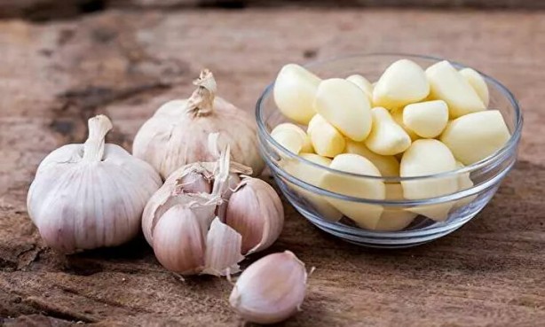 Foto - Közlenmiş sarımsağın bu etkisini kimse bilmiyor! Kilo vermek isteyenler için…