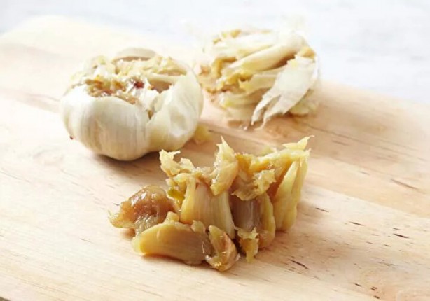 Foto - Közlenmiş sarımsağın bu etkisini kimse bilmiyor! Kilo vermek isteyenler için…