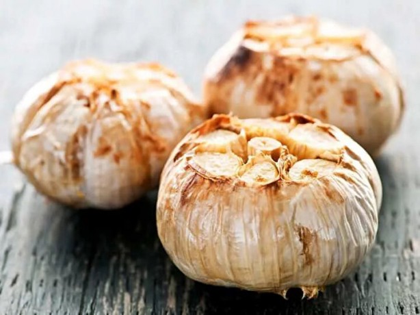 Foto - Közlenmiş sarımsağın bu etkisini kimse bilmiyor! Kilo vermek isteyenler için…