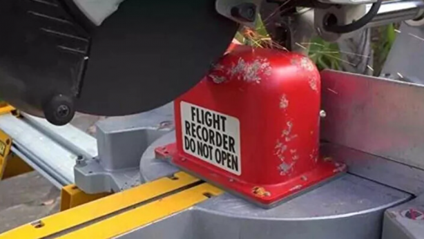 Foto - Kara kutuyu açtılar! İçinden bakın ne çıktı... İlk kez dünya ile paylaştılar