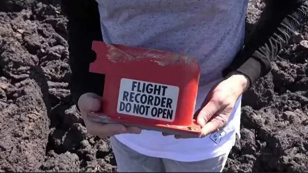 Foto - Kara kutuyu açtılar! İçinden bakın ne çıktı... İlk kez dünya ile paylaştılar