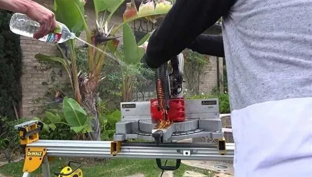 Foto - Kara kutuyu açtılar! İçinden bakın ne çıktı... İlk kez dünya ile paylaştılar