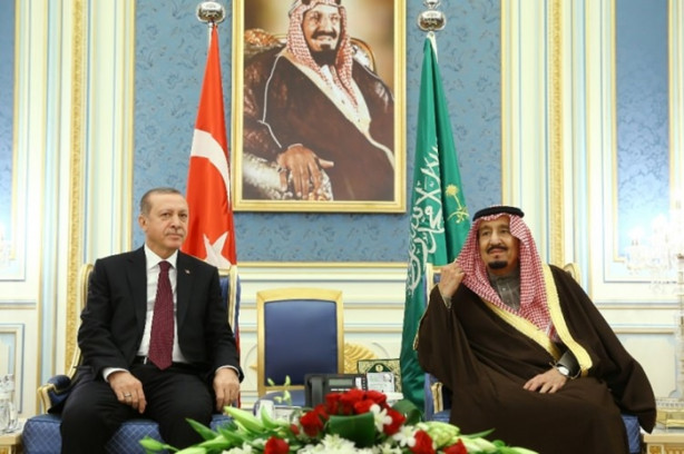 Foto - Kral Selman'dan Cumhurbaşkanı Erdoğan'a jest