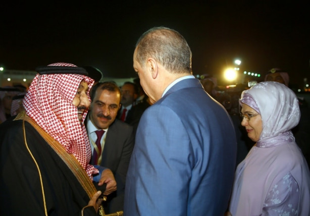 Foto - Kral Selman'dan Cumhurbaşkanı Erdoğan'a jest
