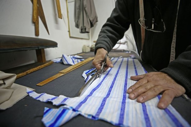 "Kral terzi" çizgili pijama efsanesini yaşatmaya devam ediyor