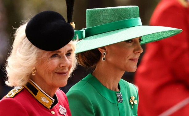 Foto - Kral’a '200 atlı 70 uçaklı' doğum günü eğlencesi