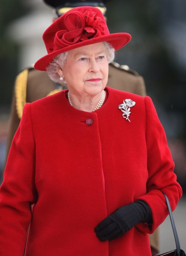 Foto - Kraliçe II. Elizabeth çantasıyla gizli mesajlar veriyormuş!