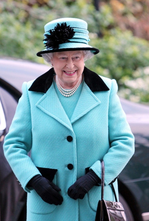 Foto - Kraliçe II. Elizabeth çantasıyla gizli mesajlar veriyormuş!