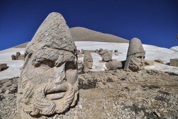 Kralların tahtında mevsimlere yolculuk