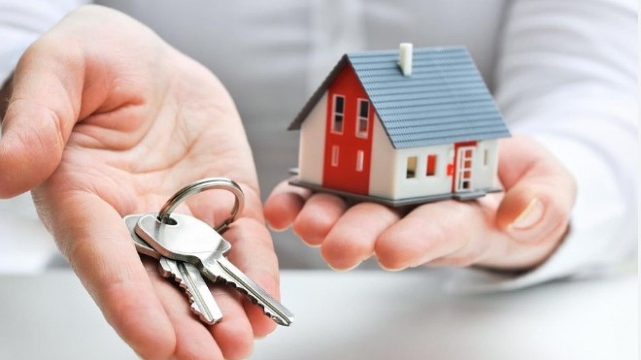 "Kredi mi çekiyorum?" dedirten ilan! Kiraladığı ev için talep ettikleri ağızları açık bıraktı