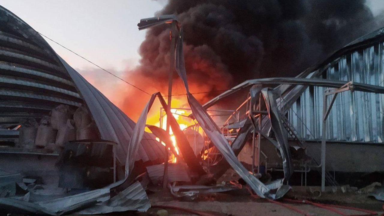 Foto - Kriz hiç olmayacak kadar büyüyecek! Petrol tesisi vuruldu