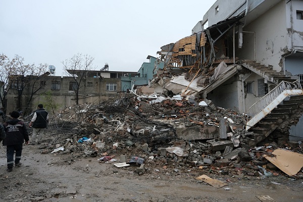 Foto - Küçücük bir anı için yağışa aldırmadılar