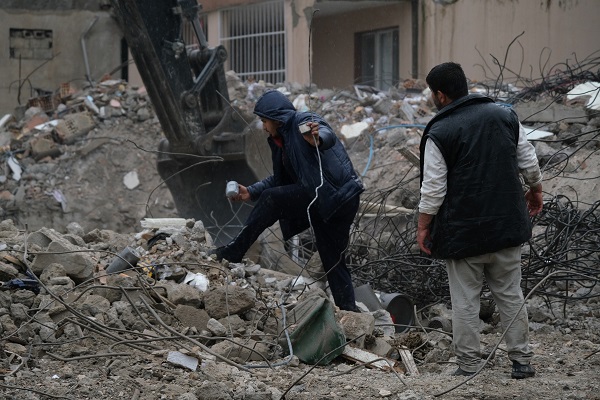 Foto - Küçücük bir anı için yağışa aldırmadılar