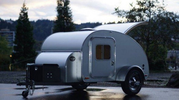  Küçücük römorka ev sığdırdı!