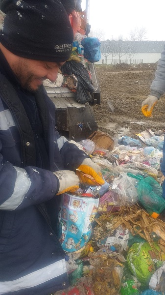 Foto - Küçük çocuğun hayali yarım kalmadı! 8 ton çöpü didik didik ettiler