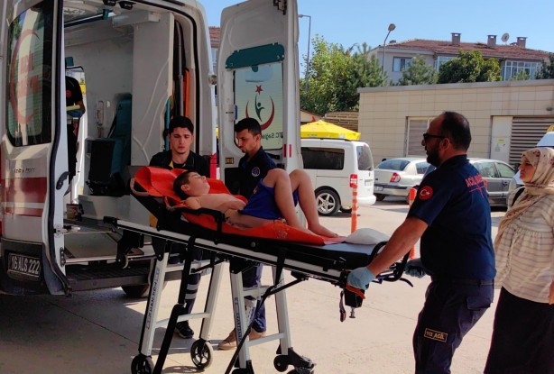 Foto - Küçük çocuk çay doldurmaya çalışırken kendini yaktı