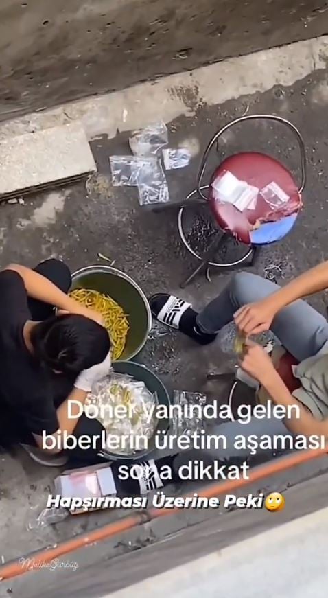 Foto - Küçük paketlerdeki biberlerin nasıl doldurulduğu ortaya çıktı! Bu görüntüleri izledikten sonra, değil ağzınıza, elinize bile sürmeyeceksiniz