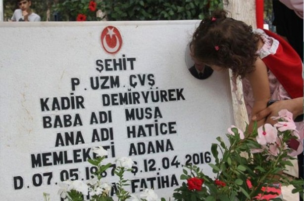 Foto - Küçük şehit kızı yürekleri dağladı