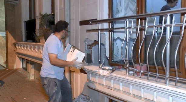 Foto - Küçükçekmece'de kaza yapan forklift daireye girdi