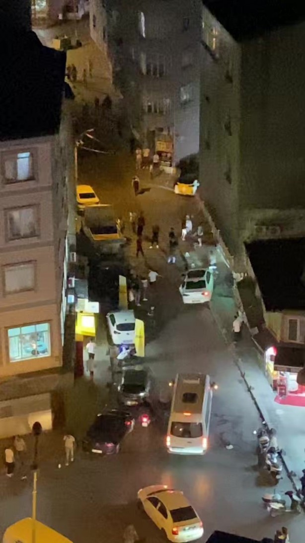 Foto - Küçükçekmece’de silahlı saldırı: 1’i ağır 2 yaralı