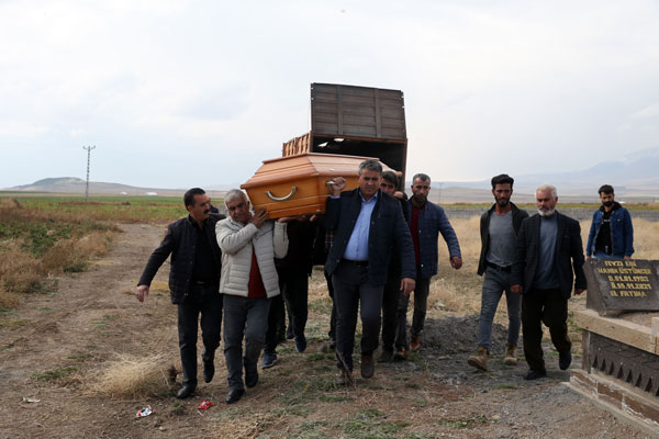 Kuduz olup ölmüştü... Son yolculuğa böyle uğurlandı