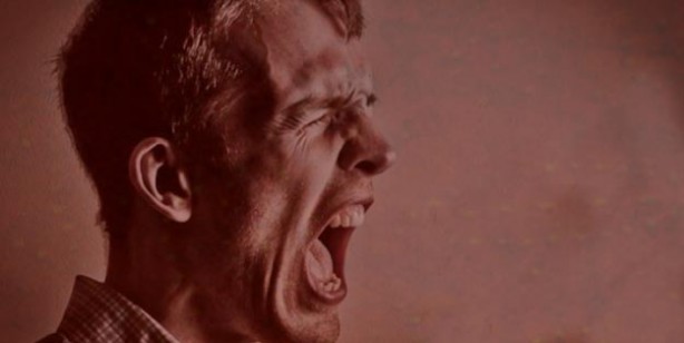 Küfür edince oruç bozulur mu? Oruçluyken küfür etmek orucu bozar mı