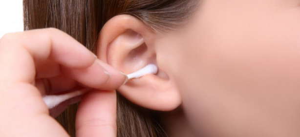 Foto - Kulak çubuğu çok zararlı, peki kulağımızı nasıl temizleyeceğiz?