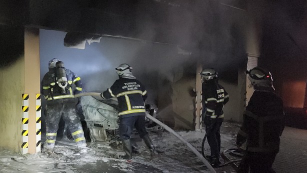  Küle dönen otomobilde kundaklama şüphesi