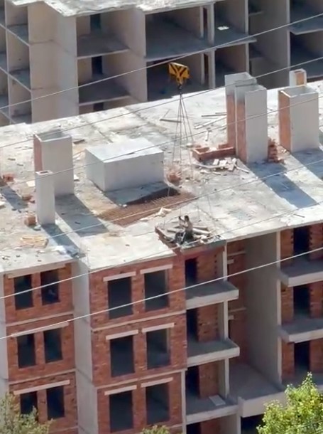 Foto - Kule vinç üzerinde ölüme davetiye çıkarttı