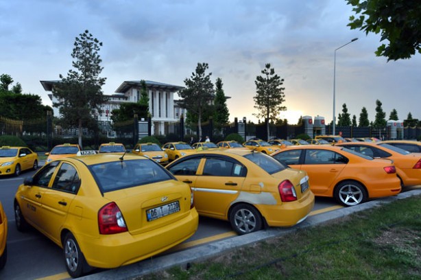 Foto - Külliye sarıya boyandı