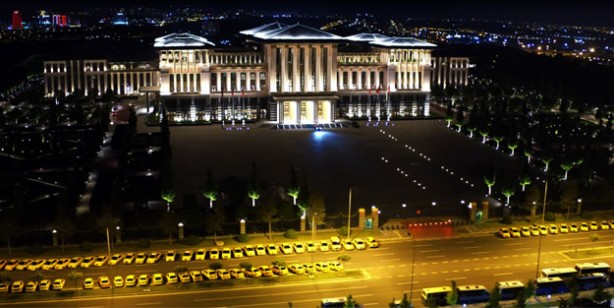 Foto - Külliye sarıya boyandı