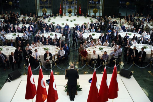 Foto - Külliye sarıya boyandı