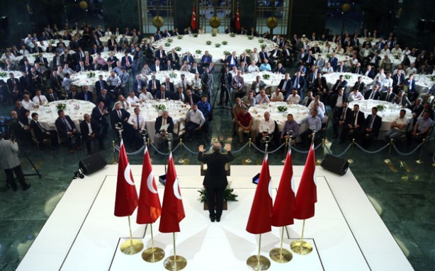 Foto - Külliye sarıya boyandı