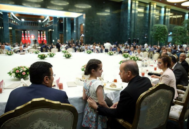 Foto - Külliye sarıya boyandı