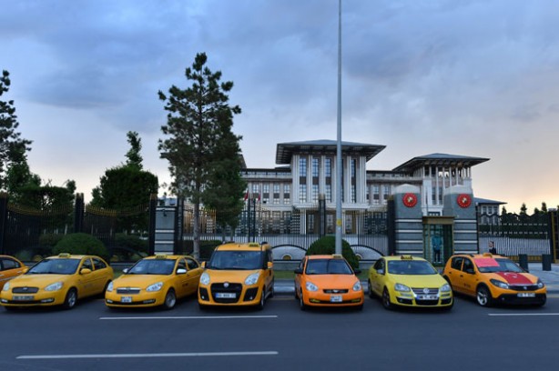 Foto - Külliye sarıya boyandı