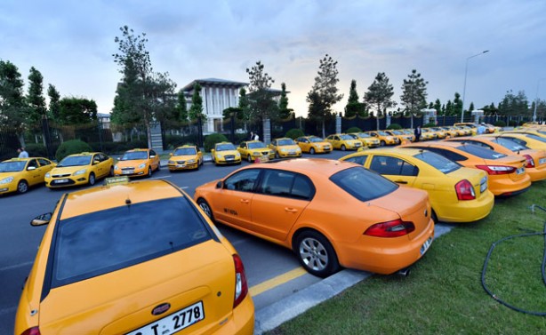 Foto - Külliye sarıya boyandı