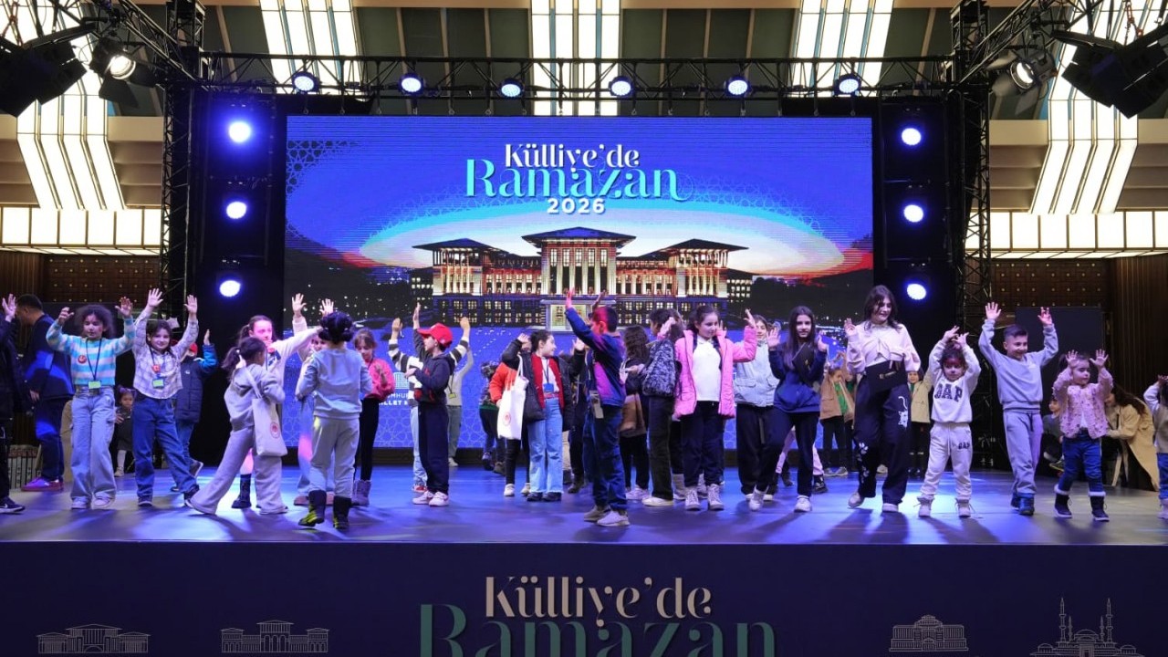 Külliye'de Ramazan'a yoğun ilgi: Bakan Ersoy atölyeleri inceledi