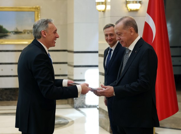 Foto - Külliye'de yoğun diplomasi! Cumhurbaşkanı Erdoğan'a güven mektubu sundular