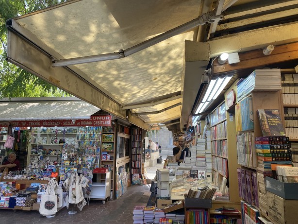 Foto - Kültür bekçileri sahaflar günümüzde dijitale yeniliyor