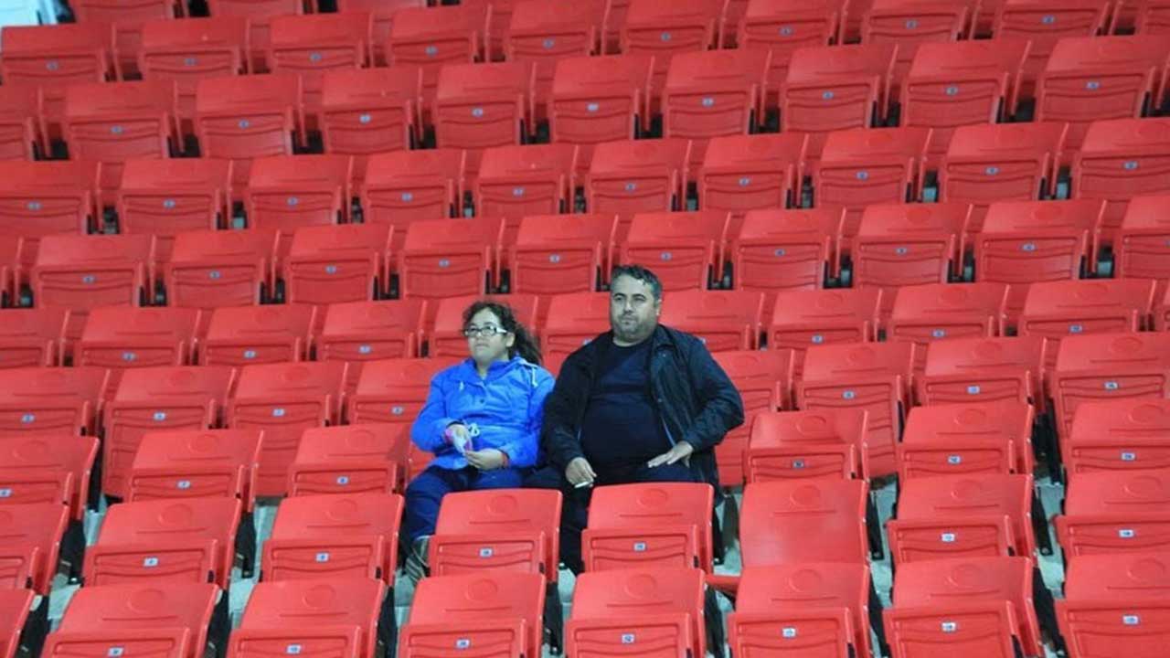 Foto - Kulüp başkanı çılgına döndü: Gariban asgari ücretli bilet alıyor, partililer maça bedavaya girmeye çalışıyor