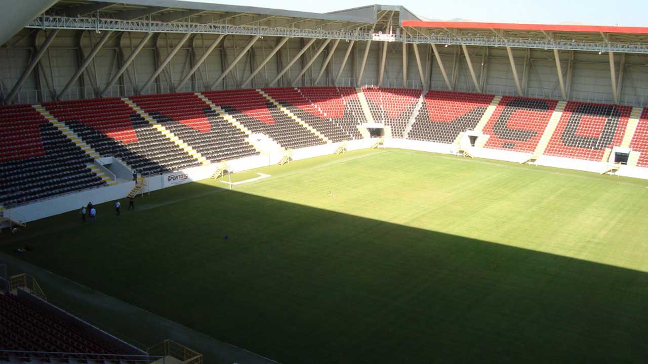 Foto - Kulüp başkanı çılgına döndü: Gariban asgari ücretli bilet alıyor, partililer maça bedavaya girmeye çalışıyor